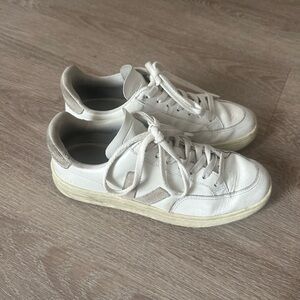 Veja V-12 Leather Sneakers Extra White / Sable